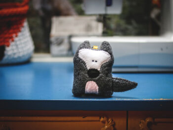 breloczek-wilk-rekodzielo-artystyczne-breleczki-lisekzlasu